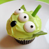 Toy Story Green Alien Cupcakes Step 5